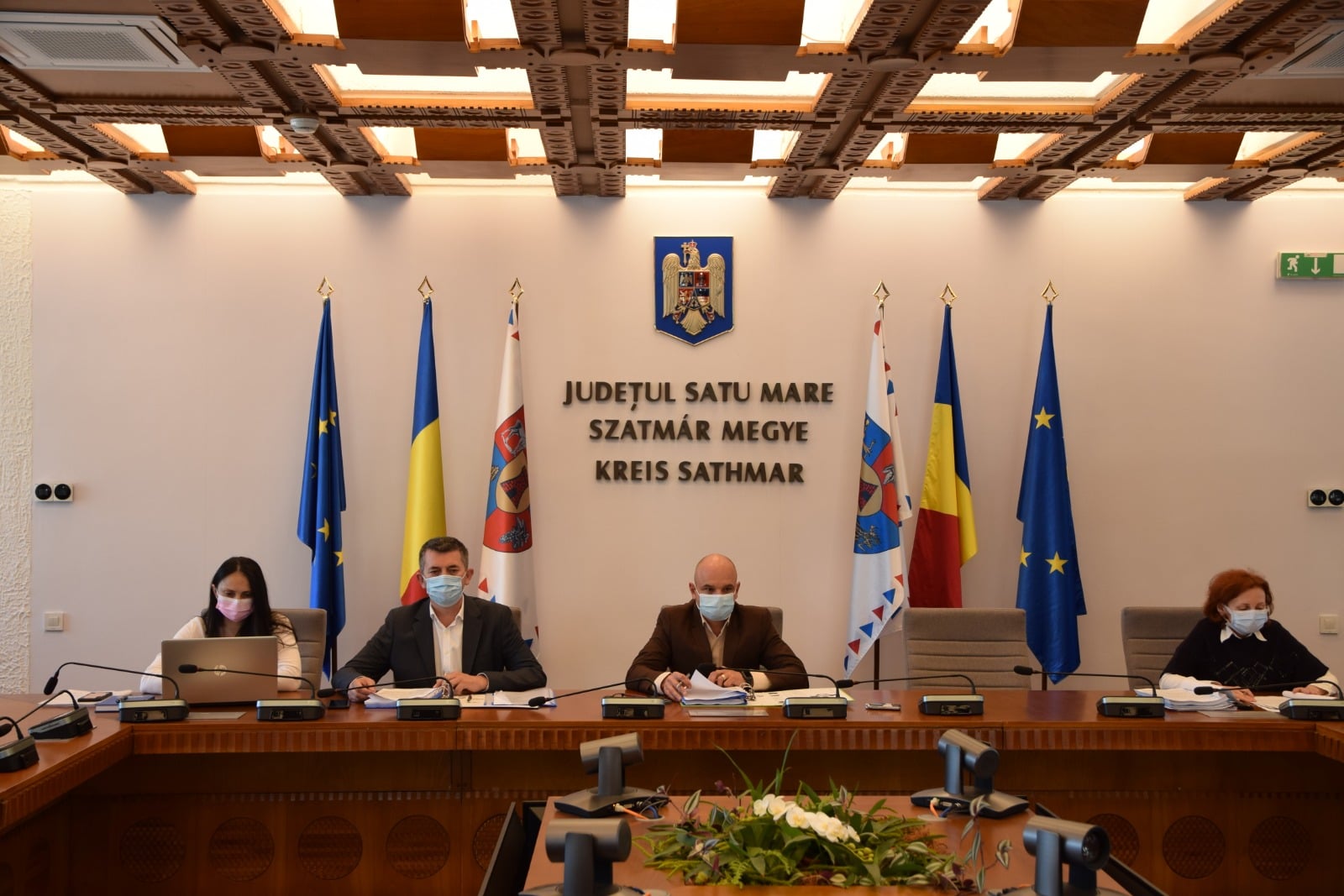 Comisia județeană pentru stabilirea dreptului de proprietate privată asupra terenurilor Satu Mare, reunită în ședință prezidată de prefect