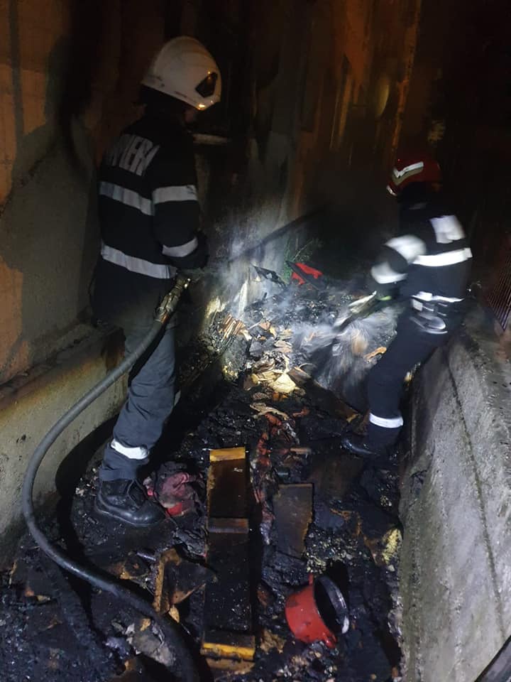 Incendiu pe strada Ostrovului