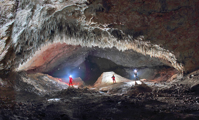 Destinaţii de weekend.  Poftiţi în subteran! Peştera Meziad, minunăţia din Munţii Apuseni, magnet pentru mii de turişti