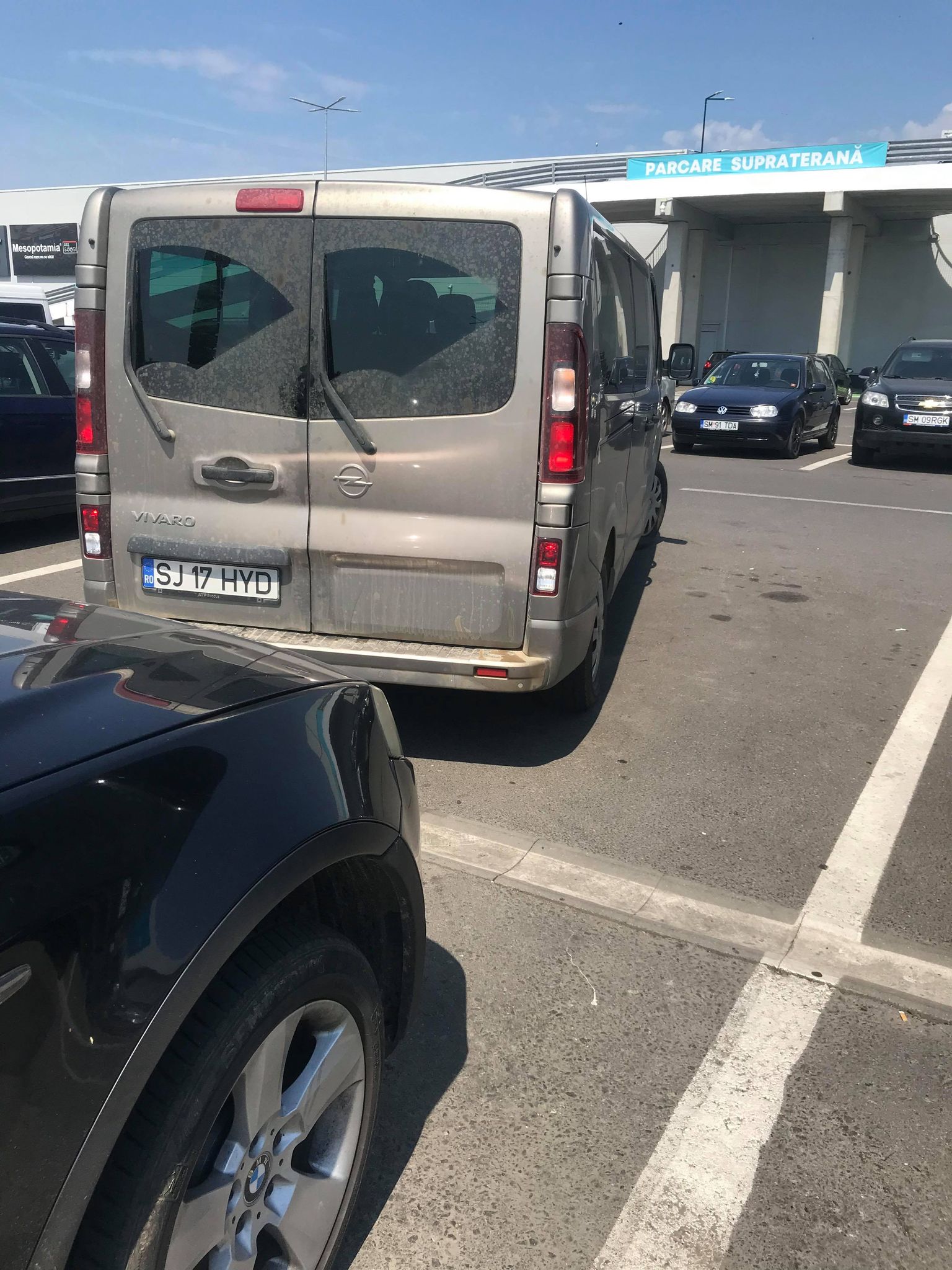 “Maşină parcată pe dos”