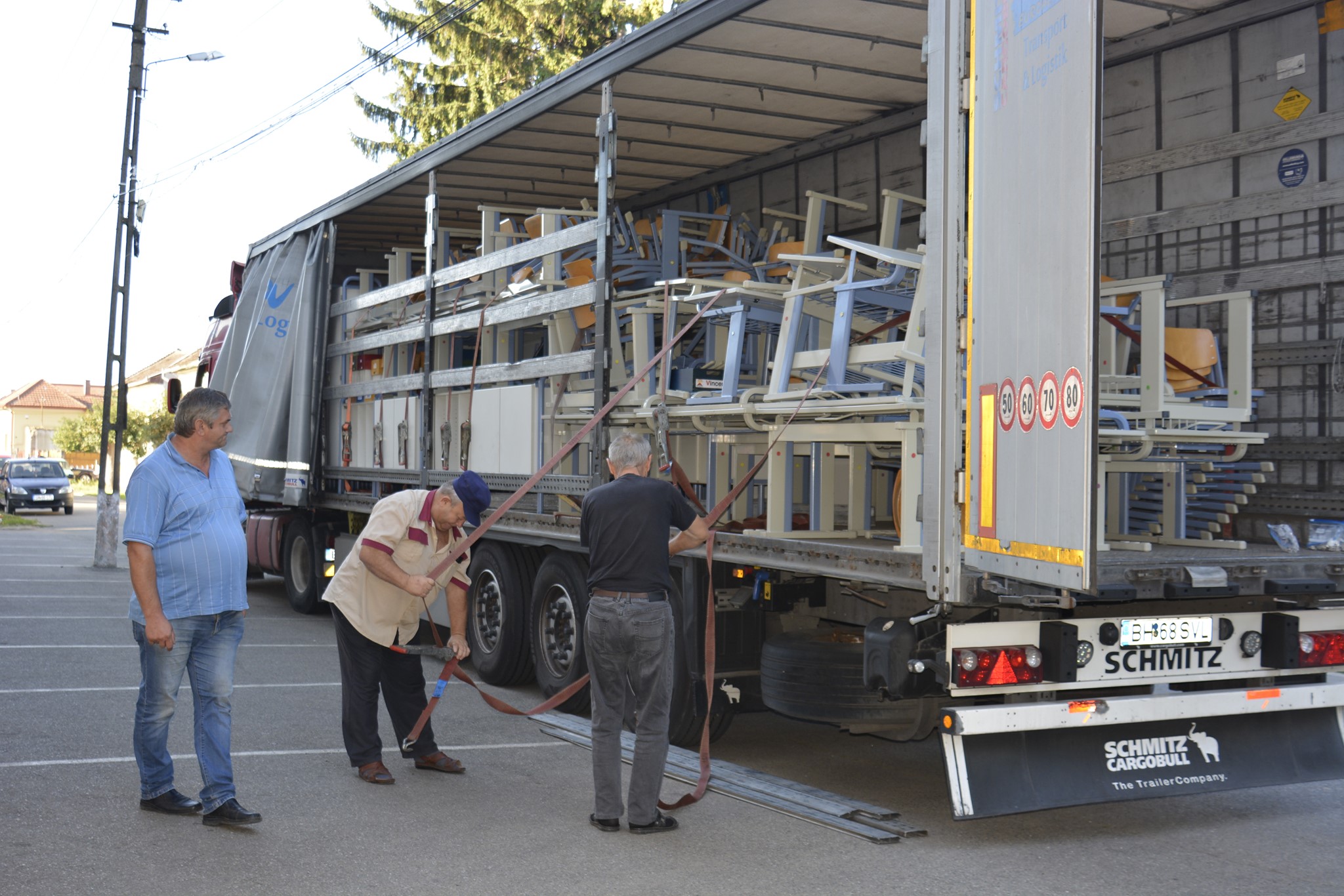 Donații din Germania pentru elevii din Carei!!