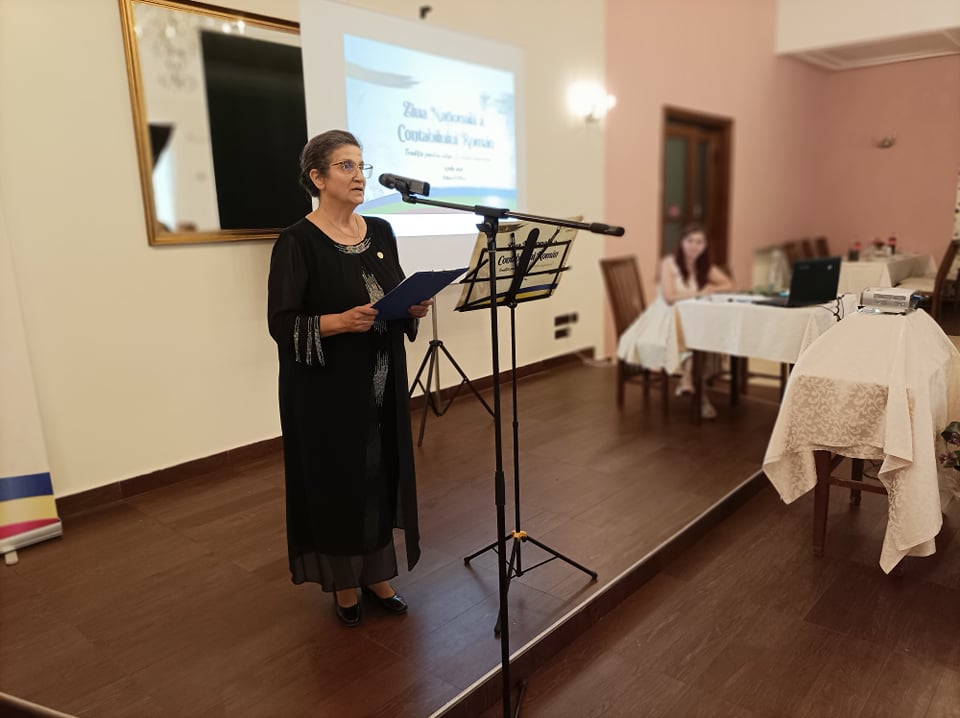 Contați pe noi. Contați, cu noi. De 100 de ani!