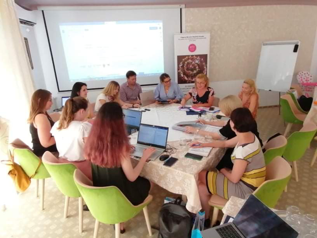 52 experiențe de stil de viață carpatic:  reinventarea culturilor tradiționale de muncă”