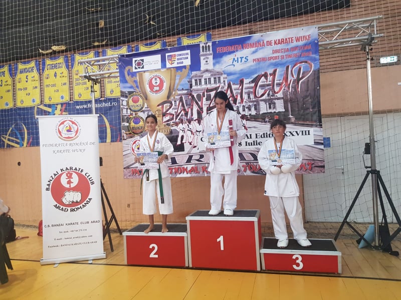 Sătmăreanca Ioana Roca, medaliată cu aur la o competiție internațională de karate