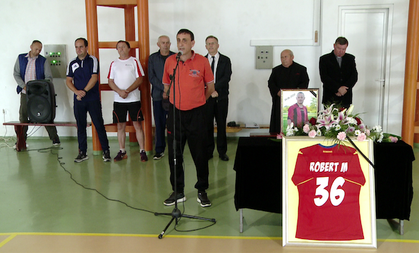 Fotbal cu sufletul / Turneu la Micula în memoria lui Robert Mike