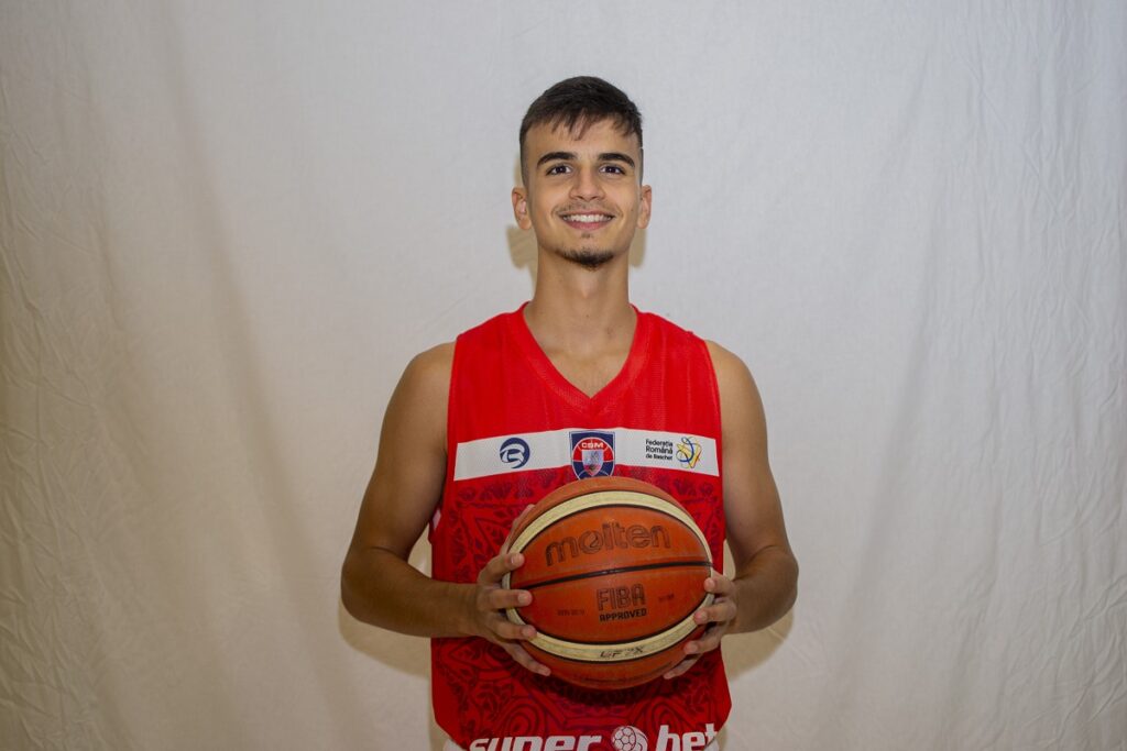 Baschet masculin. Luca Năstruș convocat la DOUĂ loturi naționale!