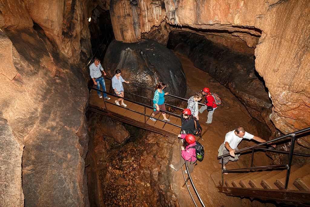 Destinații de turistice. Peștera Vadu Crișului, minunăția din adâncuri