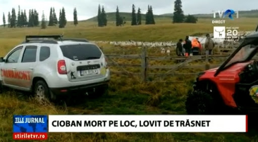 Bărbat lovit de TRĂZNET. VICTIMĂ a FURTUNII de azi noapte
