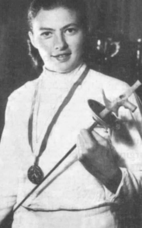 S-a mai stins o mare campioană a scrimei româneşti