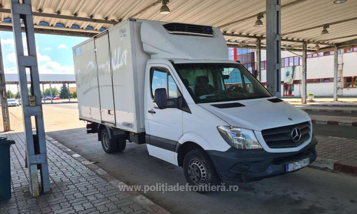 FOTO. Ucrainean cu TUPEU. A încercat să-i ÎNȘELE  pe polițiști