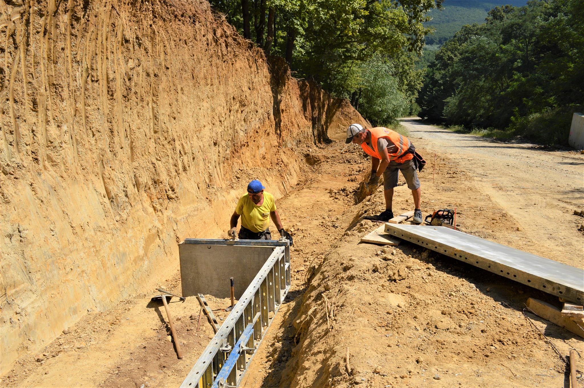 FOTO.Se lucrează intens la autostrada Codrului!!
