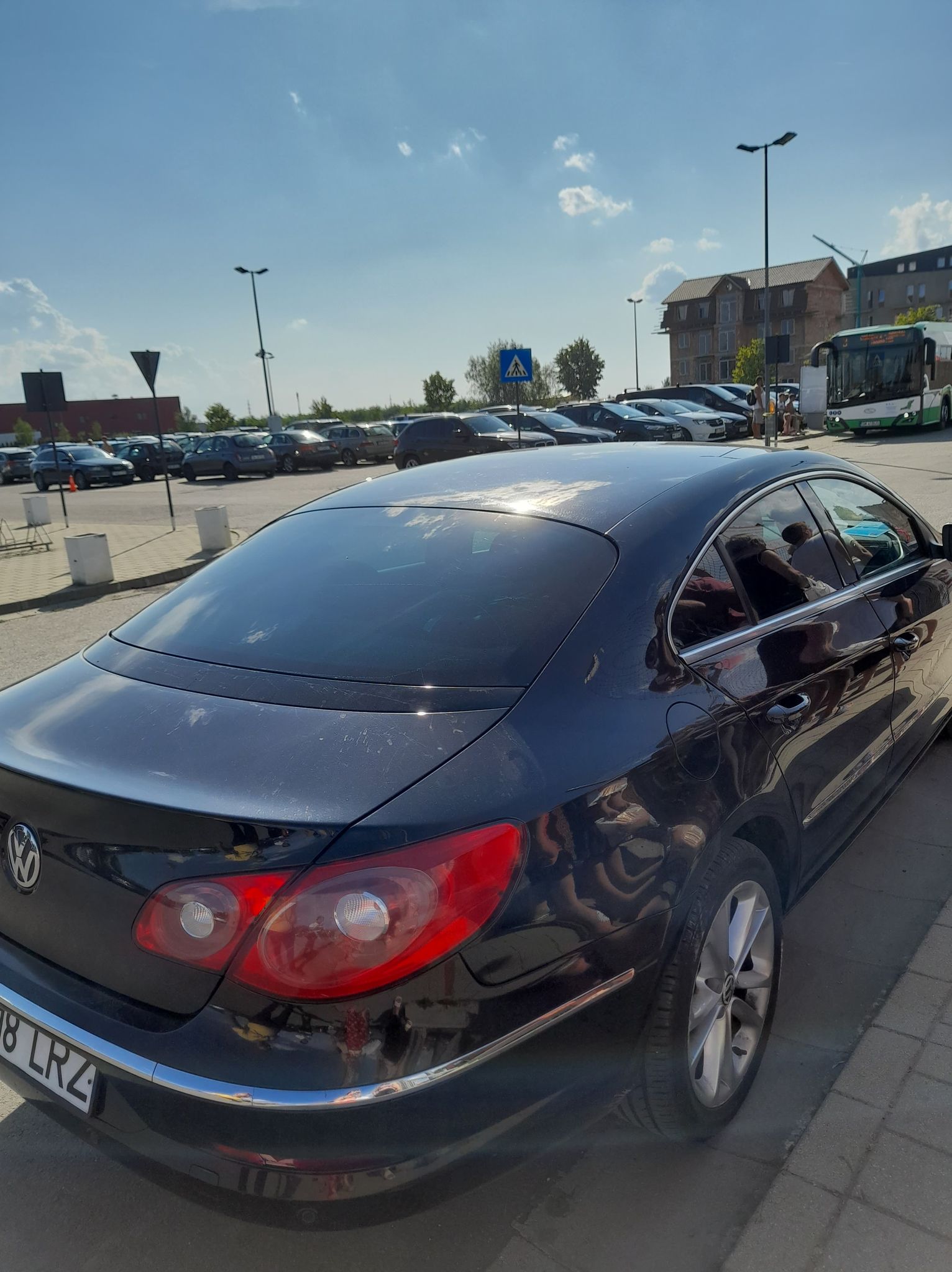 Dai un ban, dar stai în față!