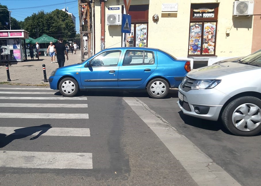 De pe zebră, hop pe terasă!