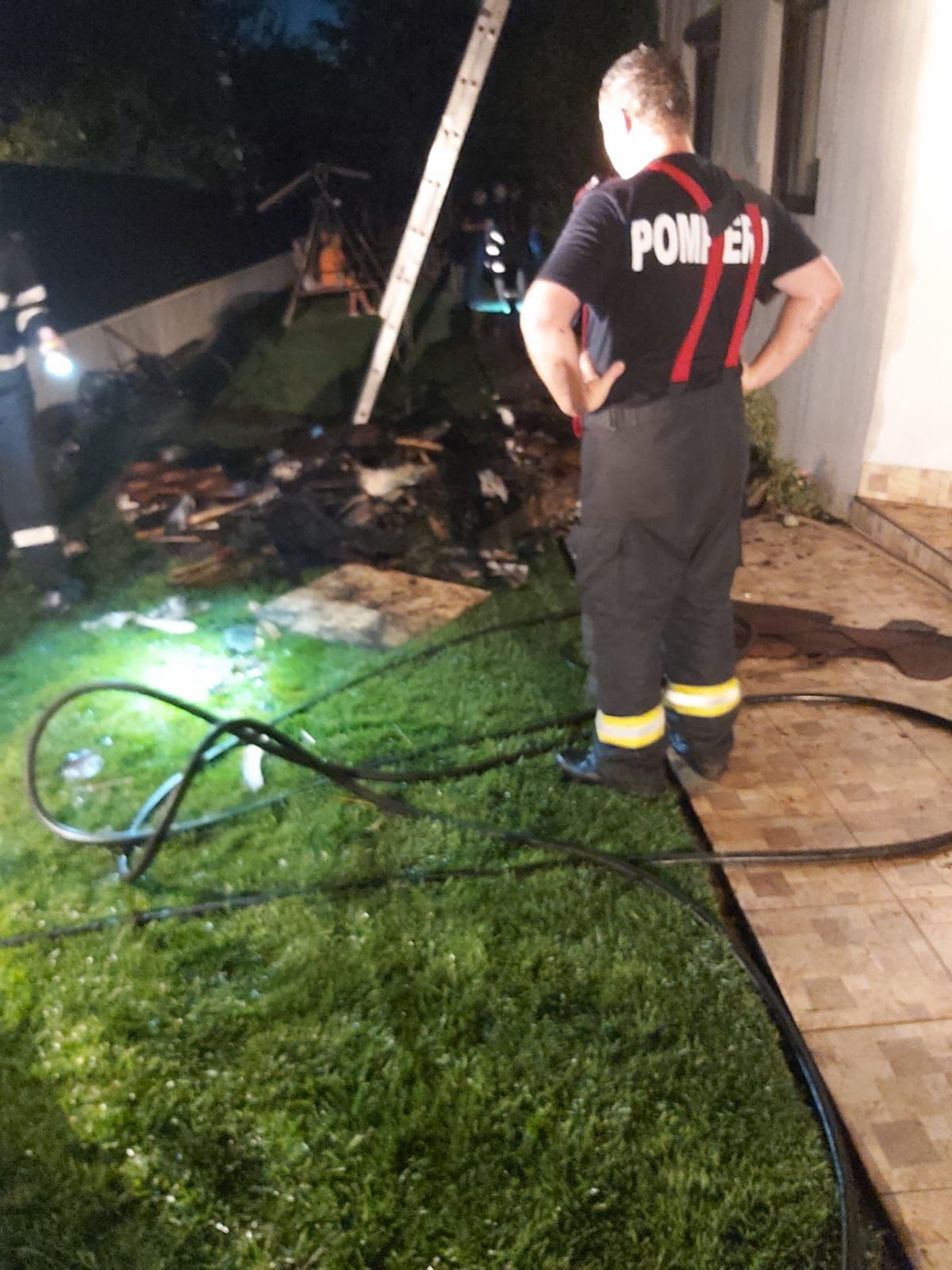 Casă, în flăcări, în Carei!