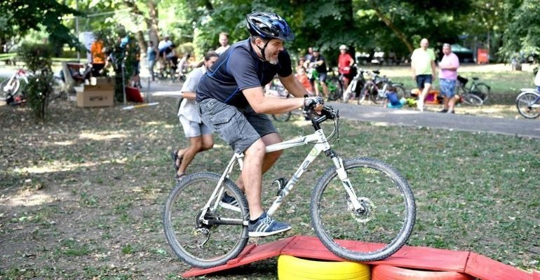 Concurs de dexteritate pentru cicliști la Satu Mare