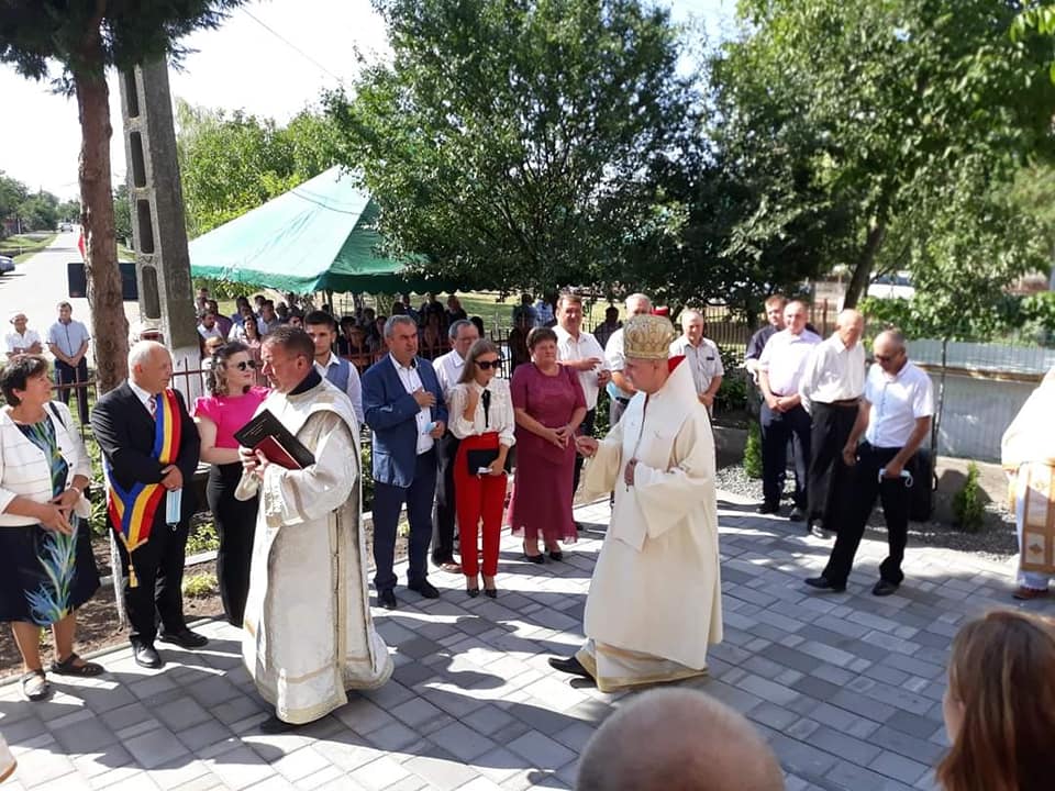 Biserică resfințită la Domănești, comuna Moftin