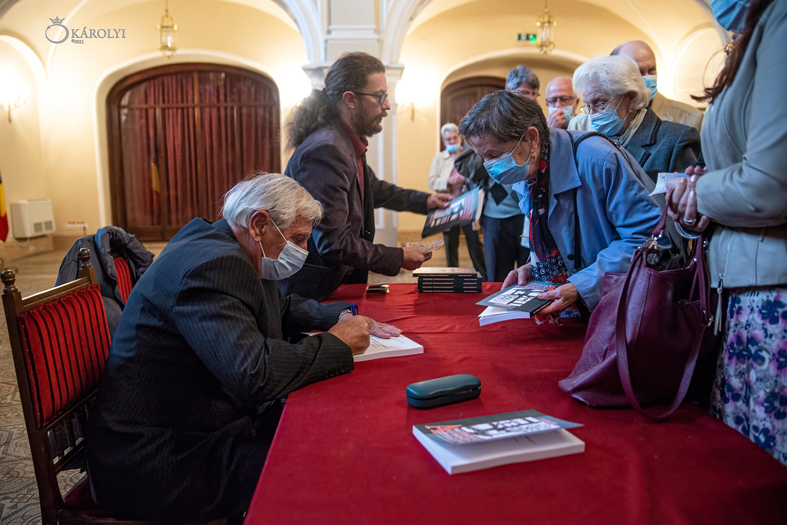 Lansarea de carte la Castelul Károlyi