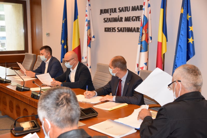 Cu jalba-n proțap la Prefectură