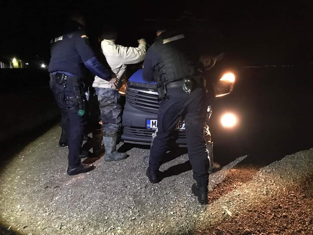 FLAGRANT. Fost ȘEF DE POLIȚIE  prins la BRACONAJ