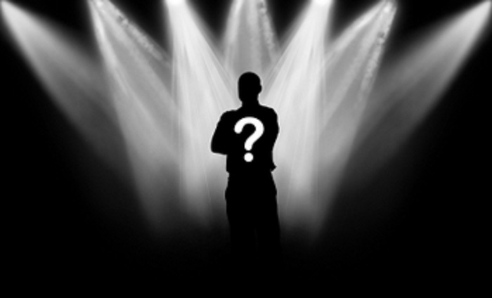 Un cunoscut SĂTMĂREAN anunță că va CANDIDA pentru PREȘEDINȚIA României