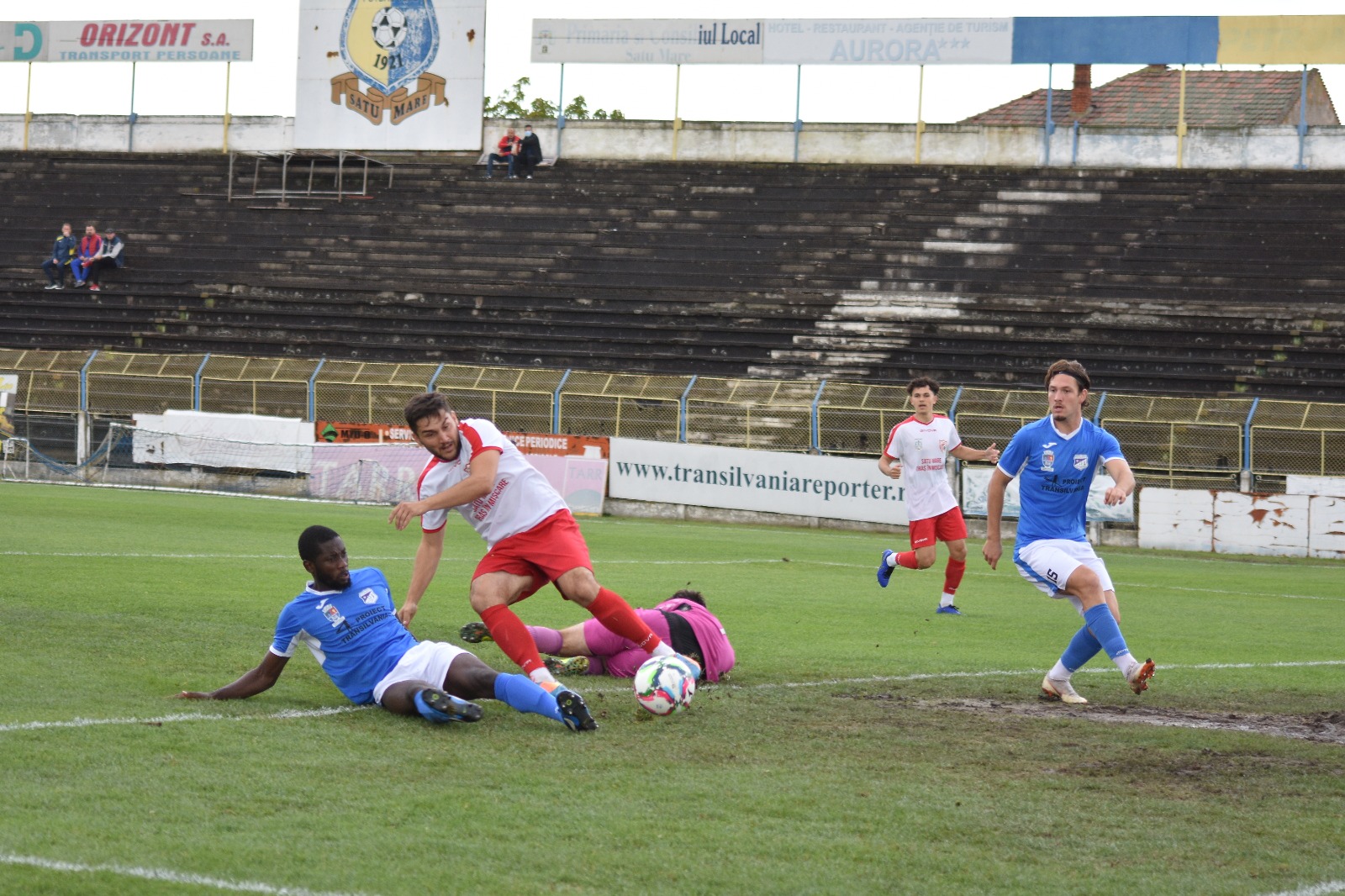 Liga a 3-a: Înfrângere rușinoasă pentru trupa lui Ritli! CSM SATU MARE- Sportul Șimleu 0-3!!!