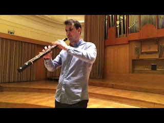 Bach, Mozart și Brahms în cadrul „Zilelor muzicale sătmărene”. Oboiul lui Sorin Crudu atent la bagheta lui Tiberiu Surdu