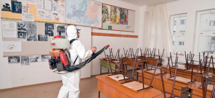 Focare de Covid în mai multe școli din județ