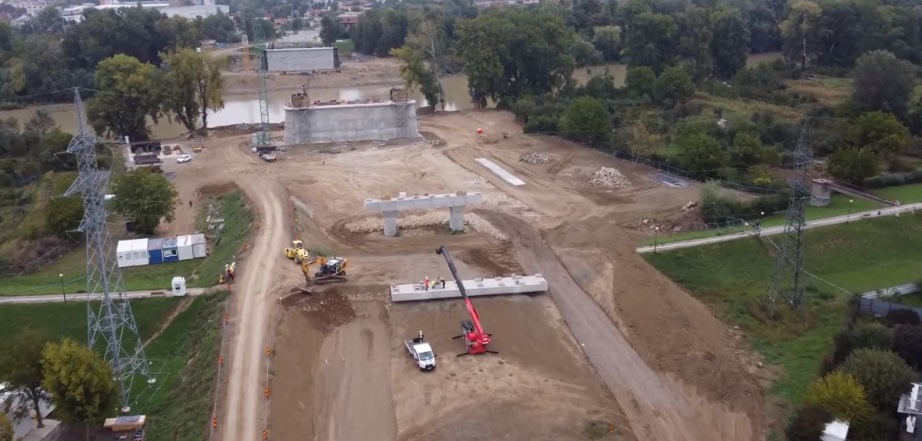 VIDEO. Lucrările la Podul peste râul Someș executate de compania STRABAG avansează