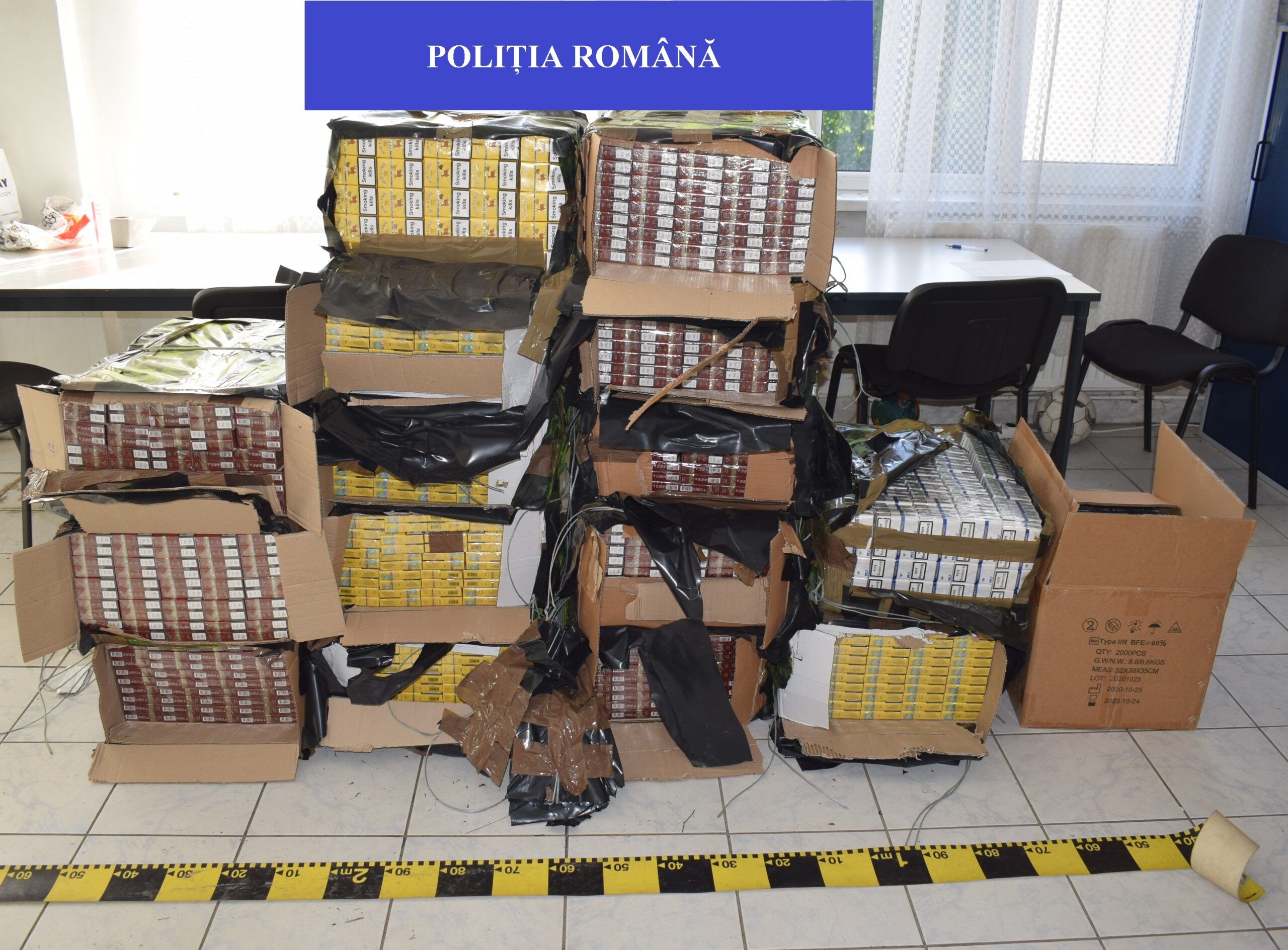 Bucureştean reţinut de poliţişti pentru contrabandă cu ţigări