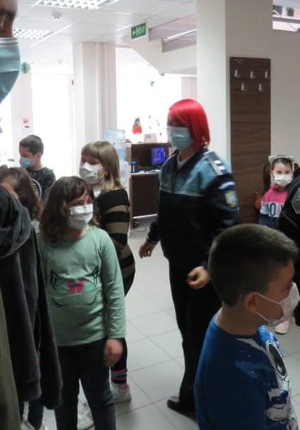,,Împreună reușim!”, proiect ce urmărește familiarizarea tinerilor cu aspectele definitorii ale profesiei de polițist