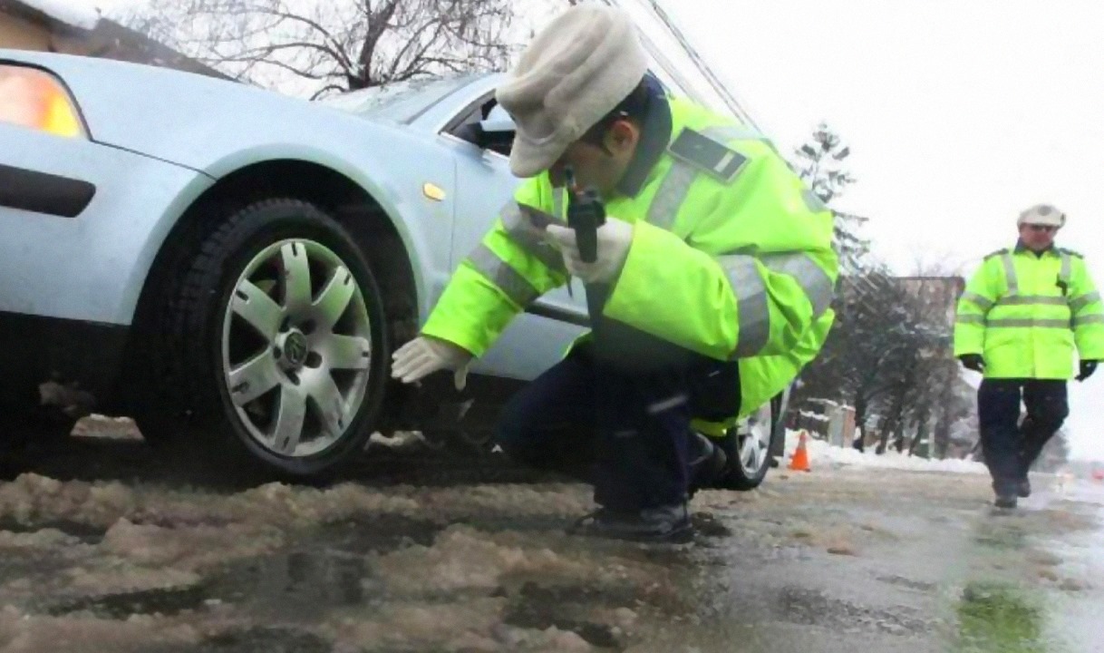 ATENŢIE!!! RAR nu ACCEPTĂ  orice ANVELOPĂ pentru IARNĂ. Riscaţi AMENZI mari