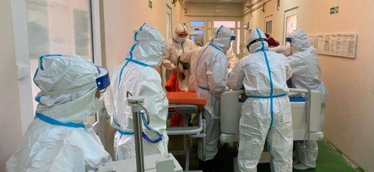 Tot mai multe infectări noi de COVID-19 în județ