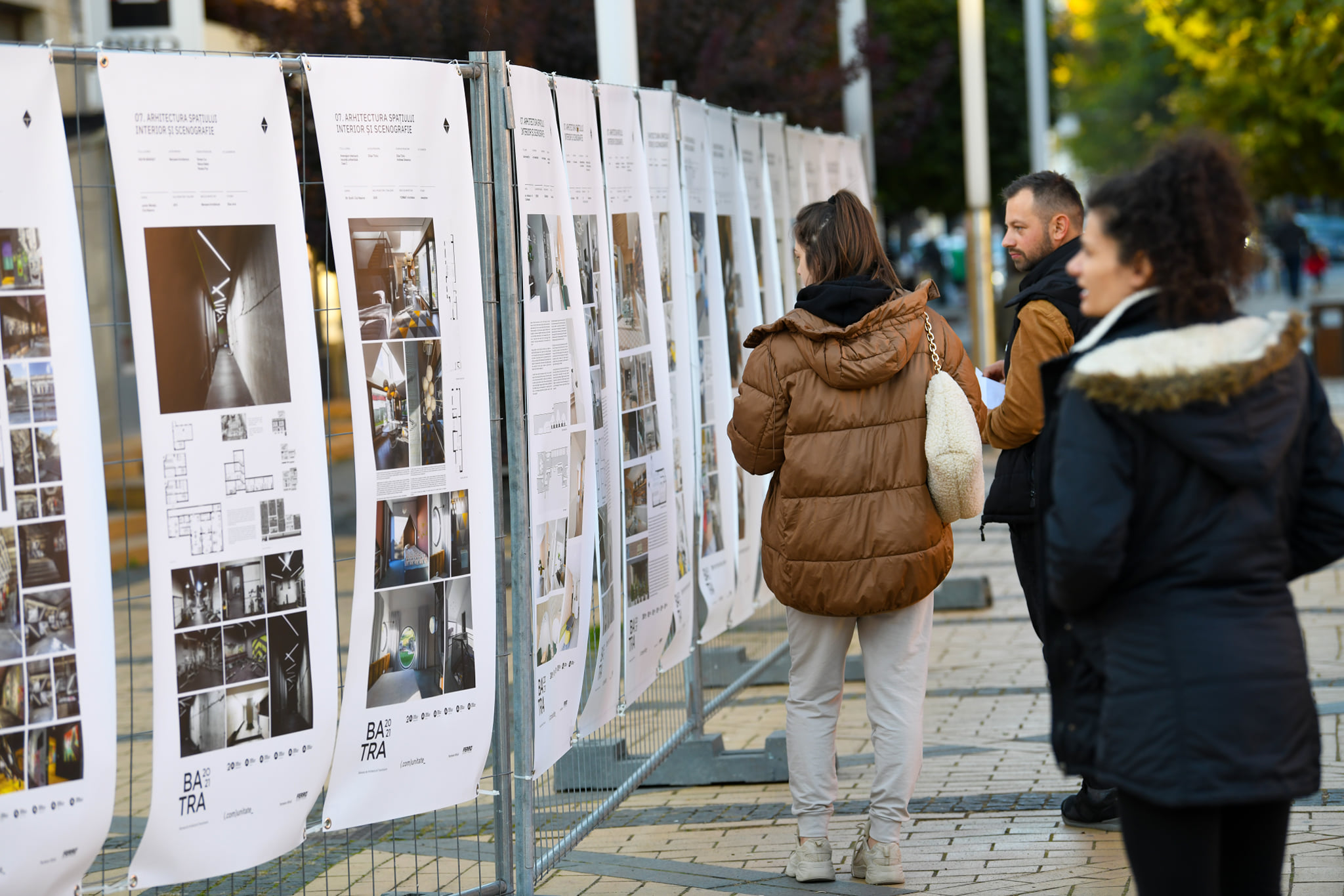 Expoziția- concurs amenajată pe pasajul Corneliu Coposu