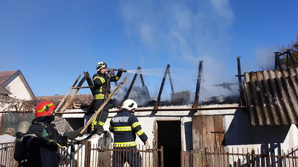 Incendiu la o anexă gospodărească în localitatea Botiz