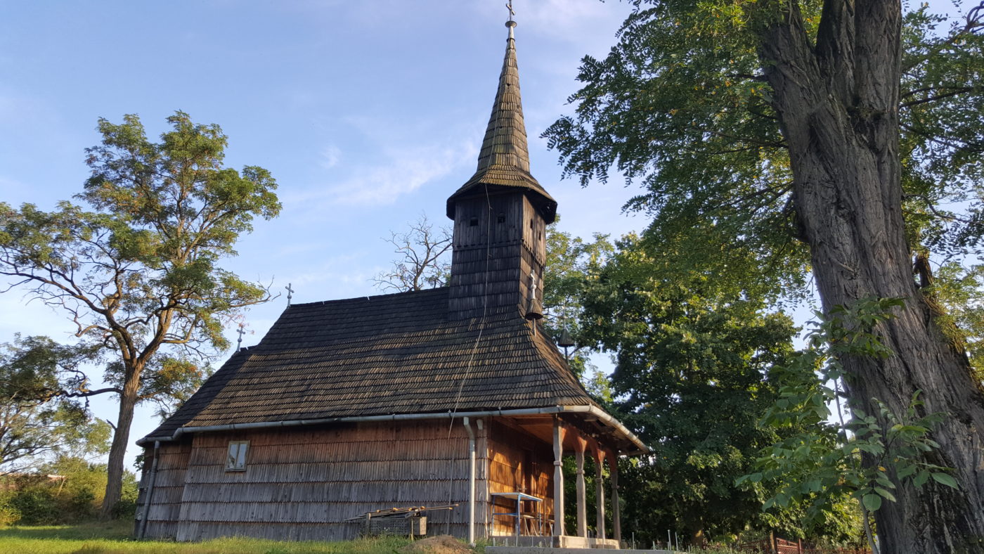 Bolda, un sat de codreni cu o istorie de peste patru secole. Aici se află una dintre cele mai frumoase biserici de lemn din județ