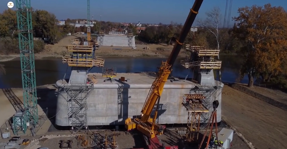 VIDEO. Imagini  SUPERBE  de pe ȘANTIERUL celui de-al TREILEA POD. Lucrări în GRAFIC