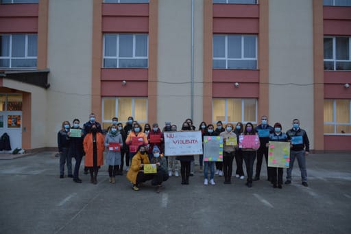 ,,NU VĂ PUTEM ÎNVĂȚA VIOLENȚA , PENTRU CĂ NOI NU CREDEM ÎN EA”!