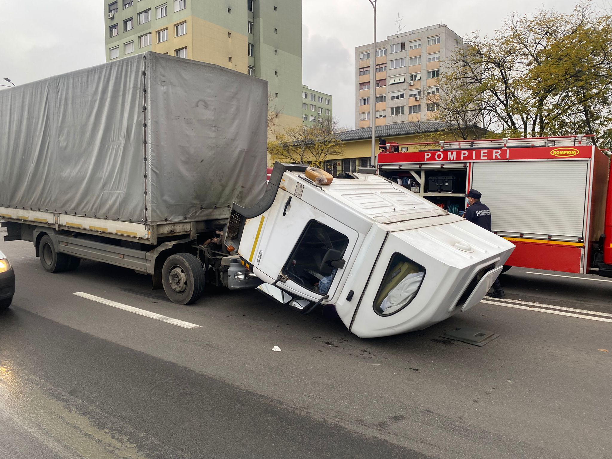 “Incident” rutier, la capătul podului Decebal