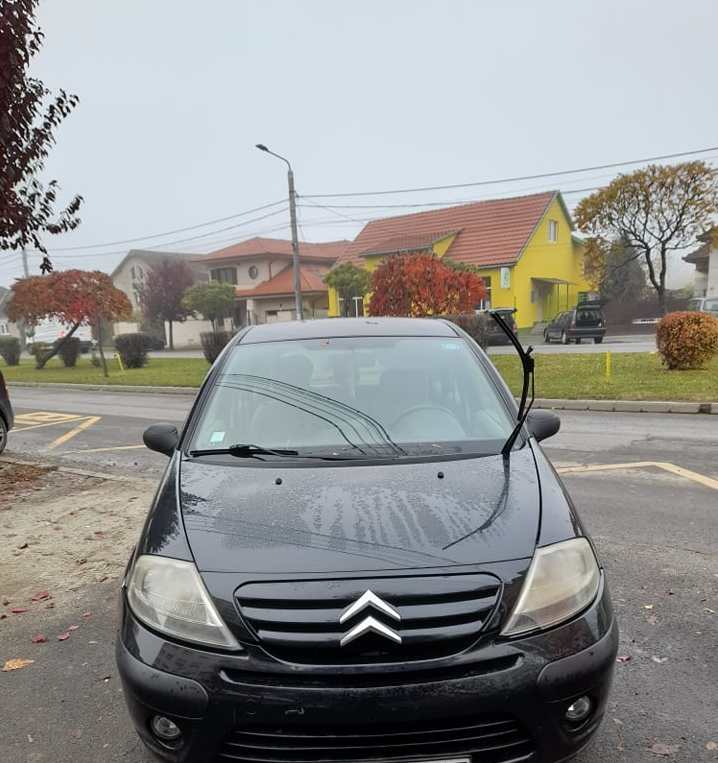Cu bolidul în stația de autobus