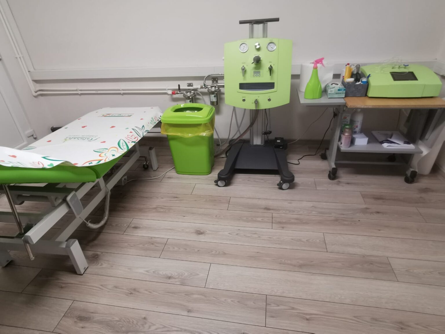 Hidrocolonoterapia, procedura care detoxifică complet organismul și ajută la prevenirea cancerului