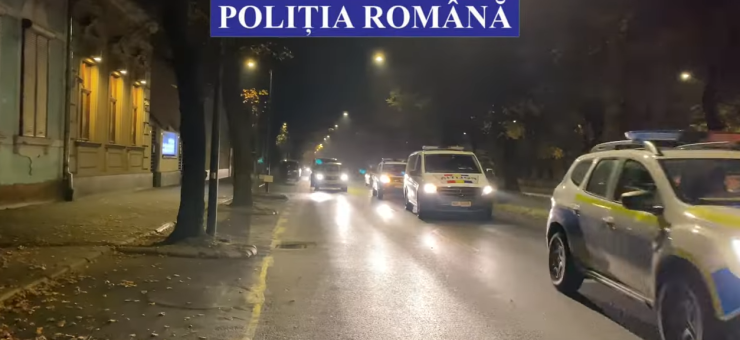 Zeci de percheziții într-un dosar privind tăieri ilegale de copaci