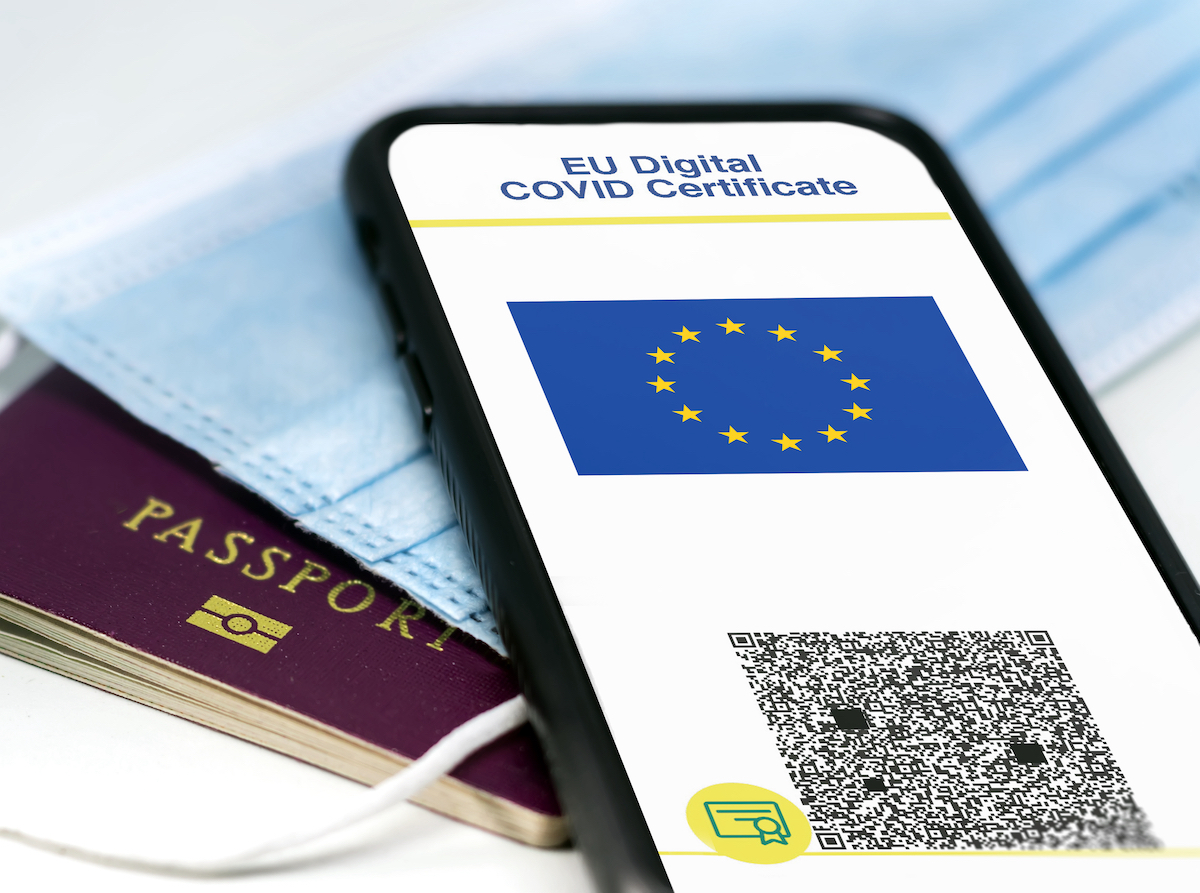 Familie cu certificate digitale EU Covid falsificate oprită la PTF Petea