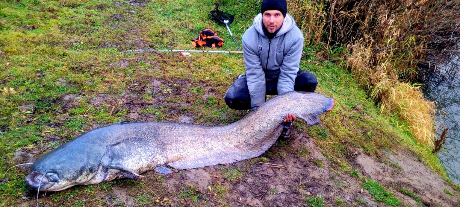 FOTOGALERIE. ”MONSTRU” capturat în Țara Oașului. Gestul făcut de pescar, DE ADMIRAT