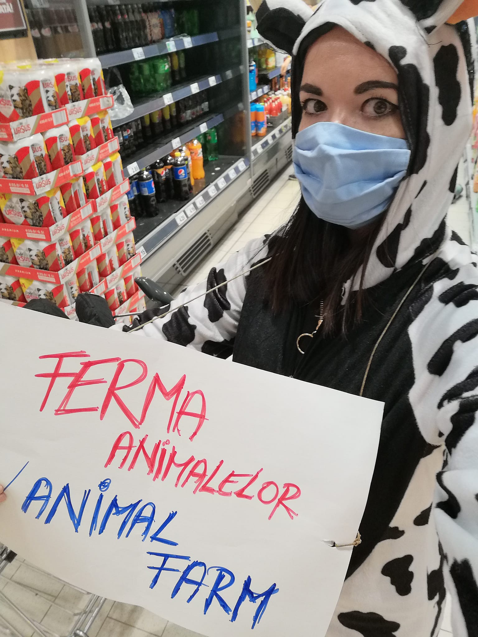 FOTO. Proteste împotriva delimitărilor impuse într-un supermarket din Satu Mare