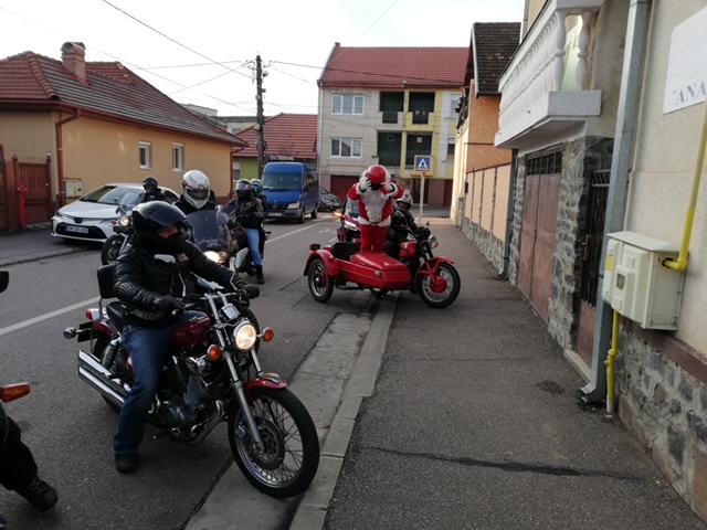 MOŞ CRĂCIUN MOTOCICLIST
