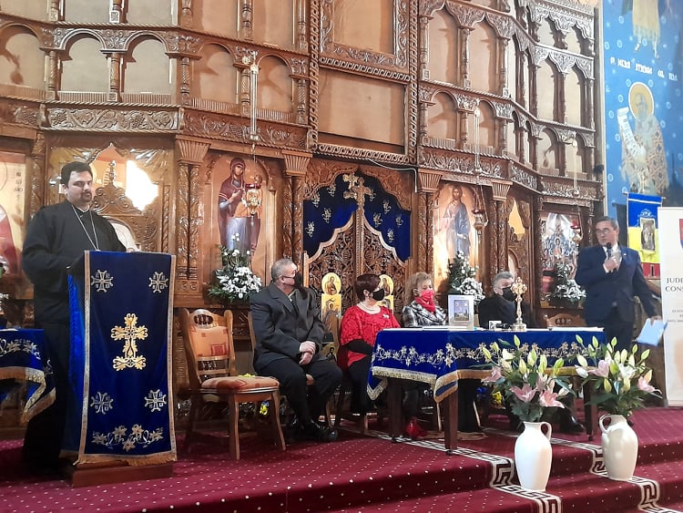 FOTO."Tatăl meu a fost și el erou". Lansare de carte în amintirea eroilor căzuți pentru libertate, sărbătorită la Catedrala Ortodoxă Română din Satu Mare