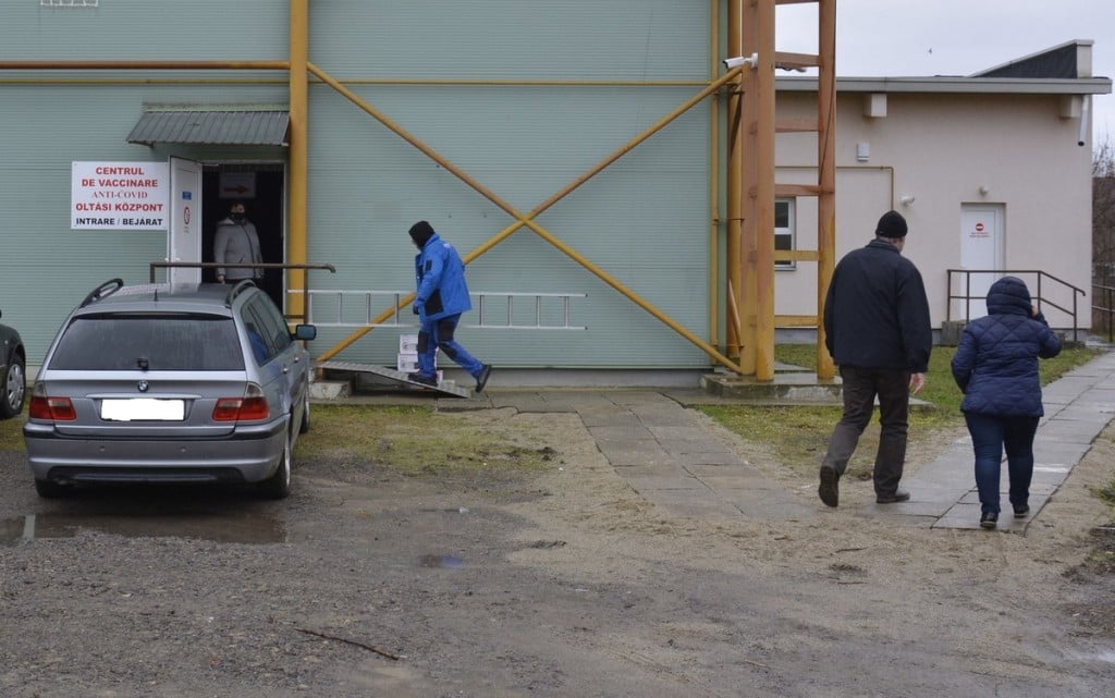 Programul de lucru al centrului de vaccinare din Carei va fi redus la începutul anului