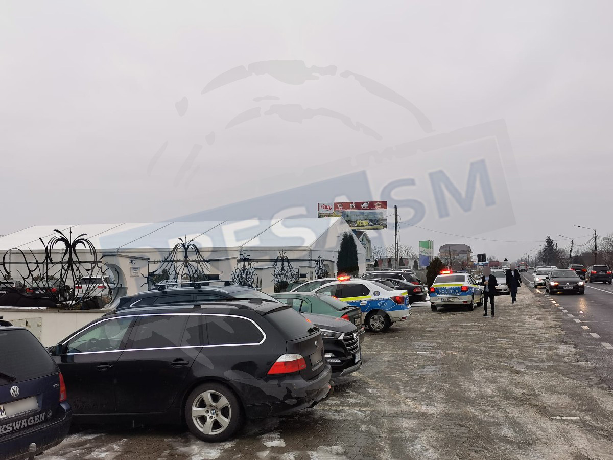 O nuntă a fost oprită de polițisti și jandarmi, în Satu Mare
