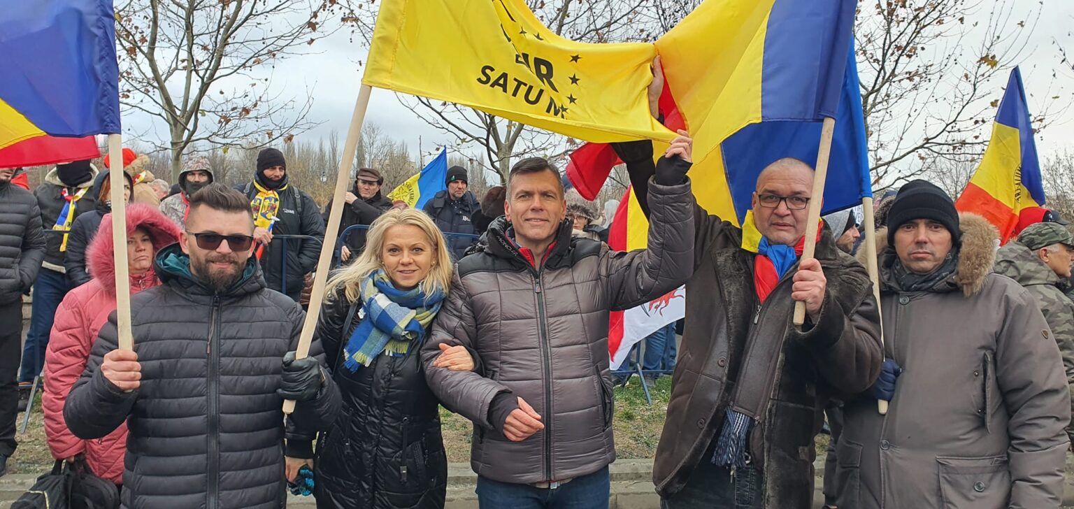 FOTO. Proteste la București împotriva certificatului verde. Printre ei se numără și sătmăreni
