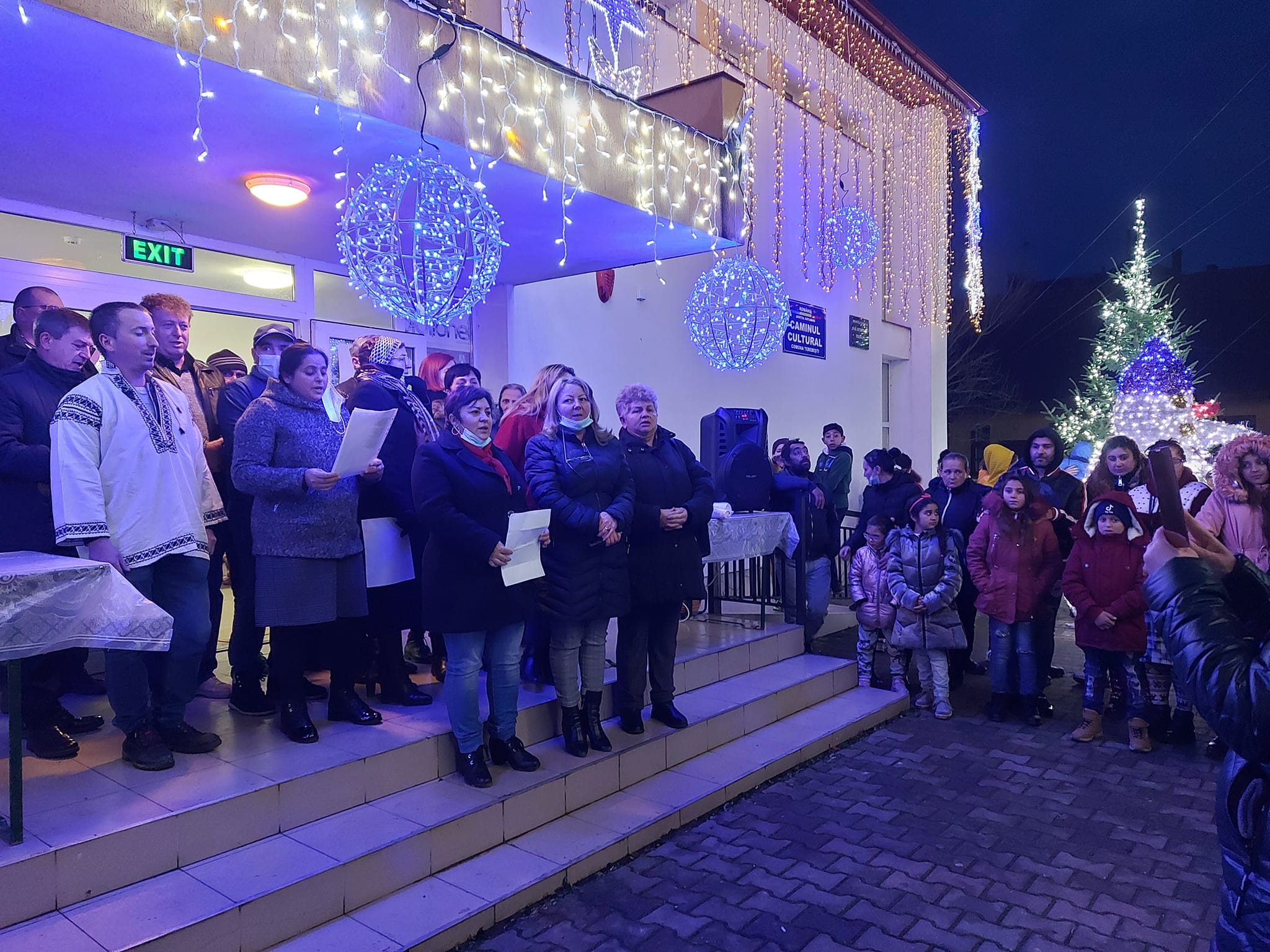 FOTOGALERIE. Seară de poveste la Terebești. A fost prezent și Moșul